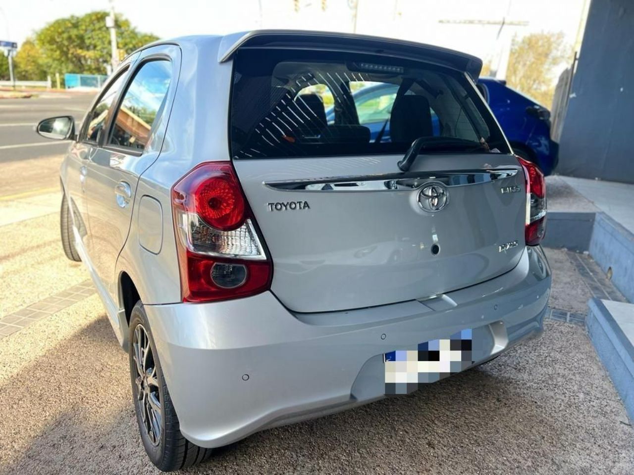 Toyota Etios Nuevo en Córdoba, deRuedas