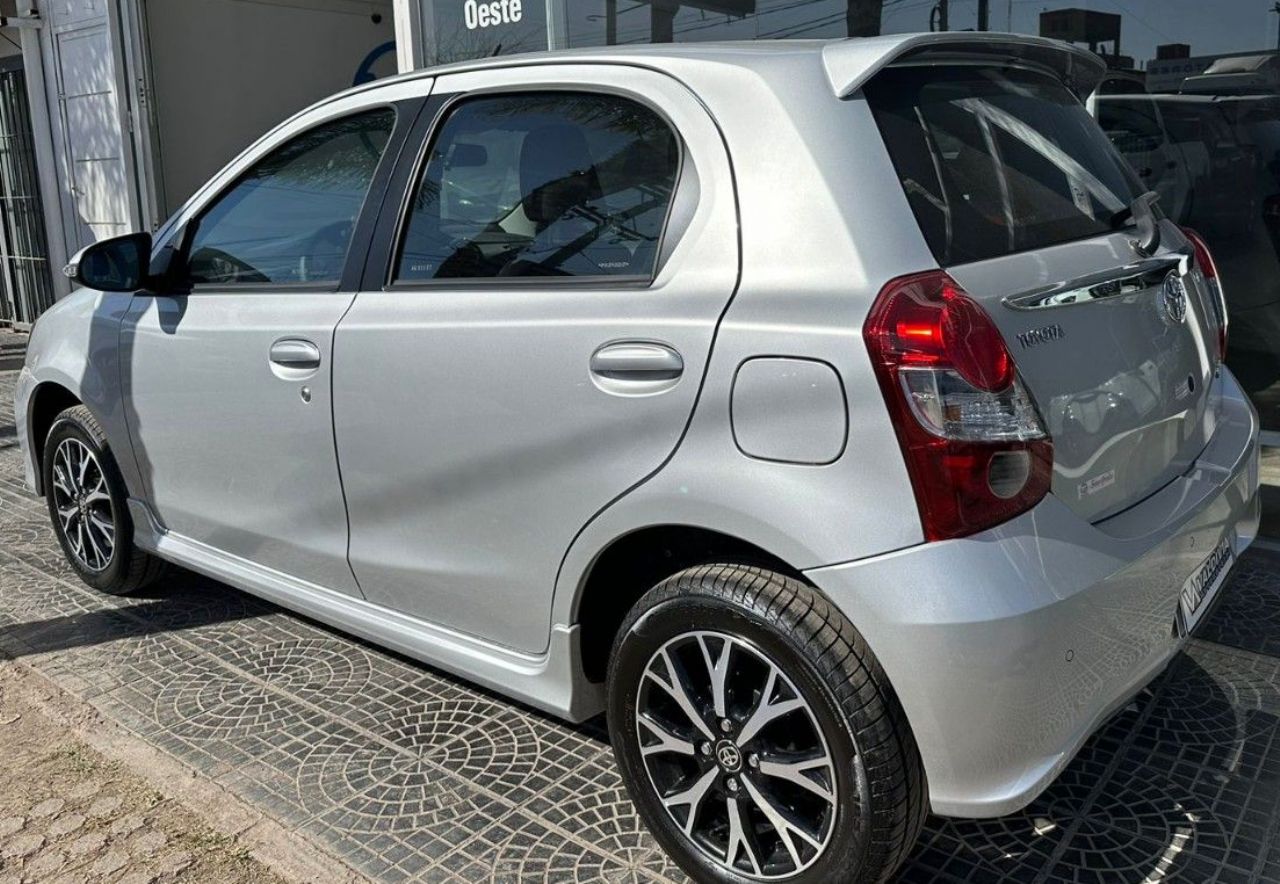 Toyota Etios Nuevo en San Juan, deRuedas