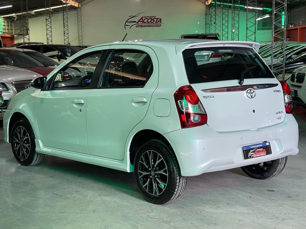 Toyota Etios Nuevo en San Juan, deRuedas