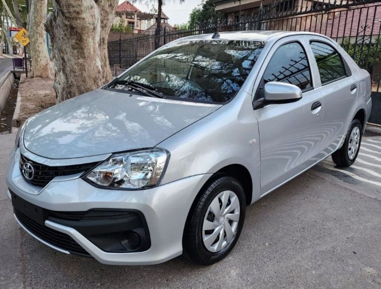 Toyota Etios Nuevo en Mendoza, deRuedas
