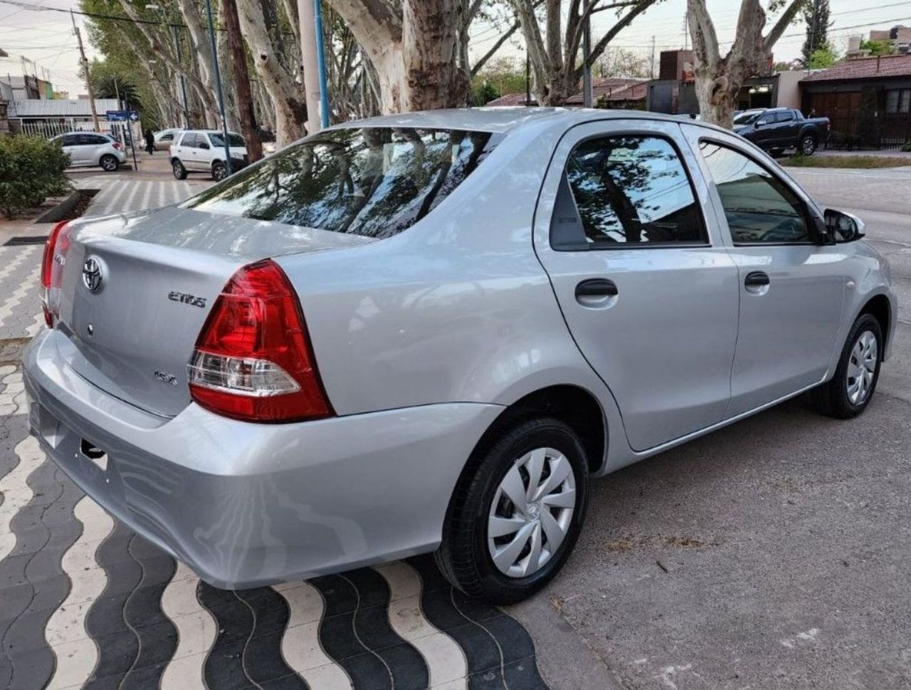 Toyota Etios Nuevo en Mendoza, deRuedas