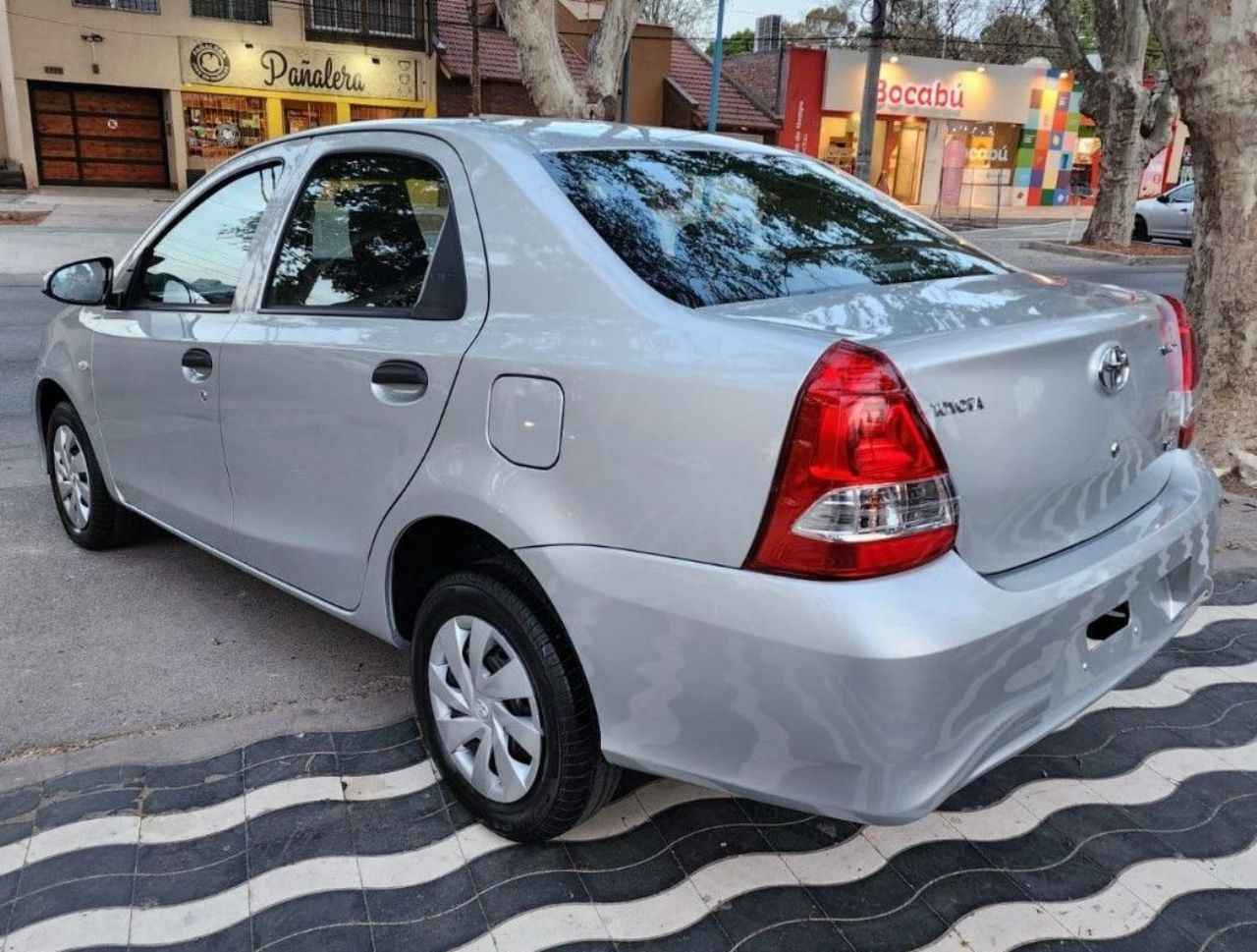 Toyota Etios Nuevo en Mendoza, deRuedas