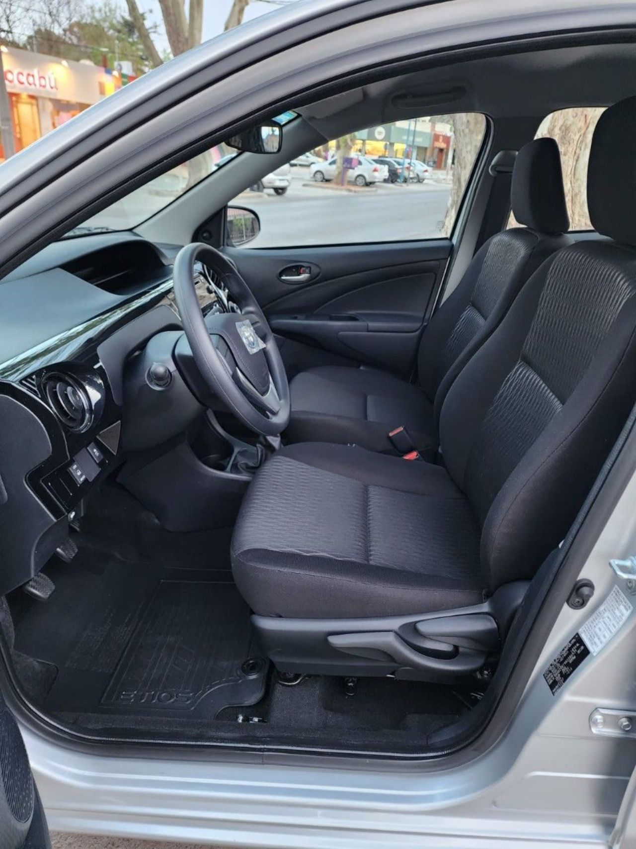 Toyota Etios Nuevo en Mendoza, deRuedas