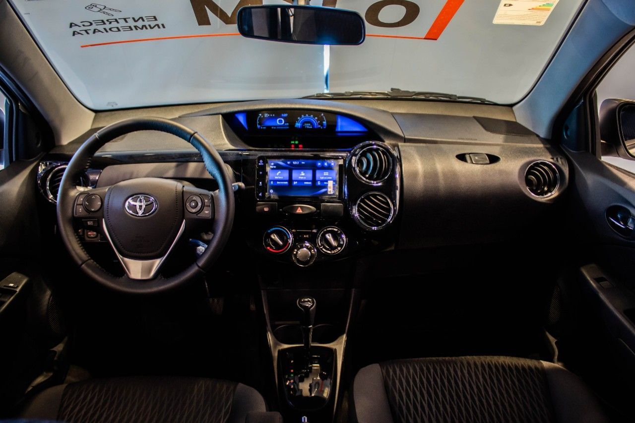 Toyota Etios Nuevo en Córdoba, deRuedas