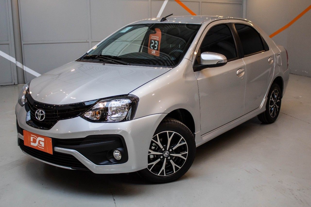Toyota Etios Nuevo en Córdoba, deRuedas