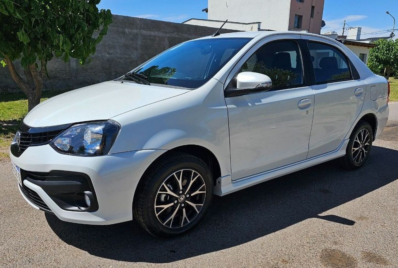 Toyota Etios Nuevo en Mendoza, deRuedas