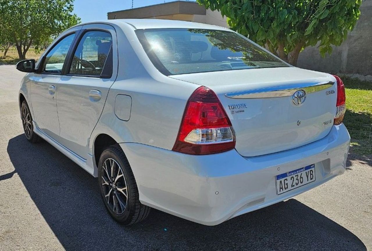 Toyota Etios Nuevo en Mendoza, deRuedas