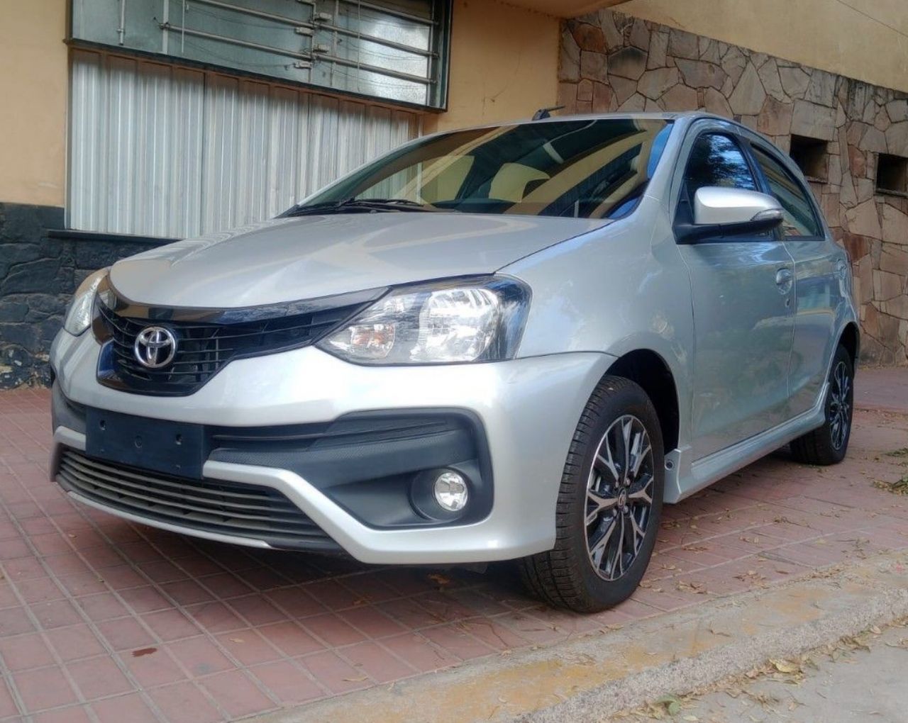 Toyota Etios Nuevo en Mendoza, deRuedas
