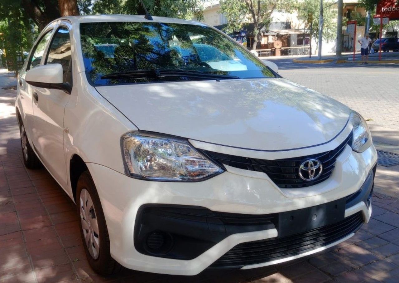 Toyota Etios Nuevo en Mendoza, deRuedas