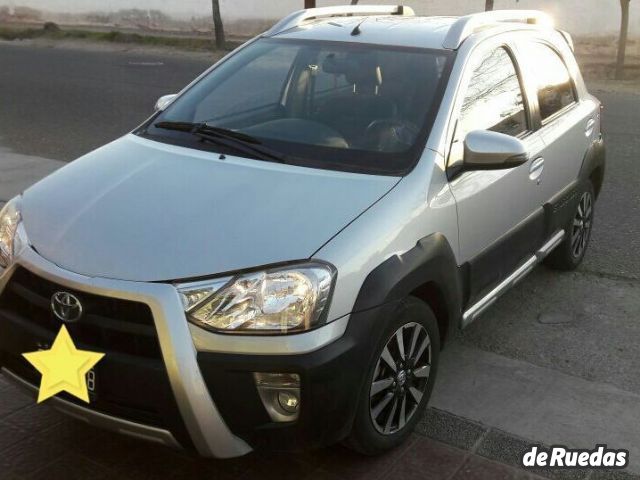 Toyota Etios Cross Usado en Mendoza, deRuedas