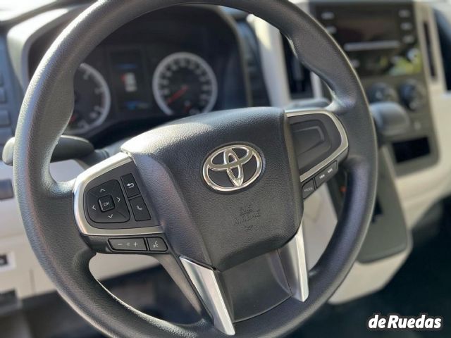 Toyota Hiace Usada en San Juan, deRuedas