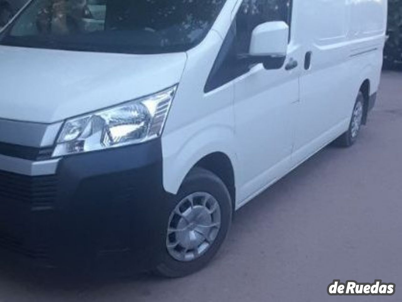 Toyota Hiace Usada en Mendoza, deRuedas