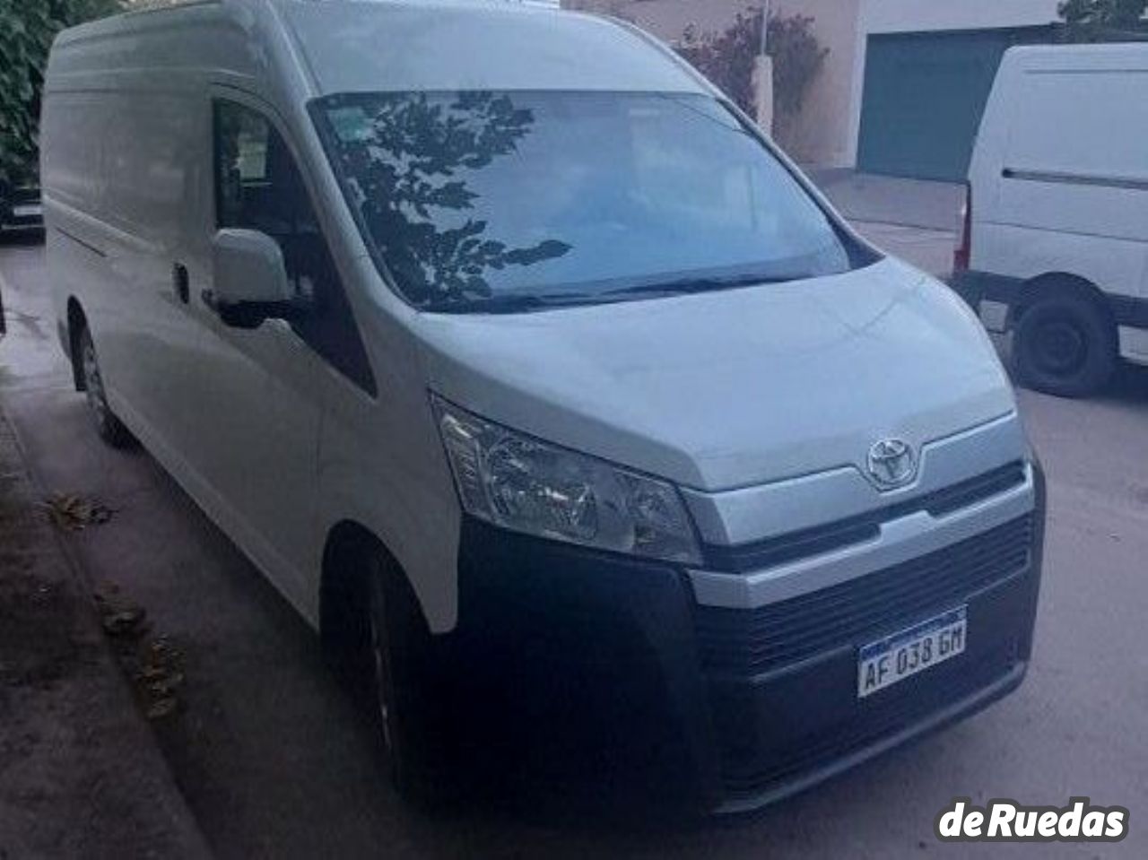 Toyota Hiace Usada en Mendoza, deRuedas