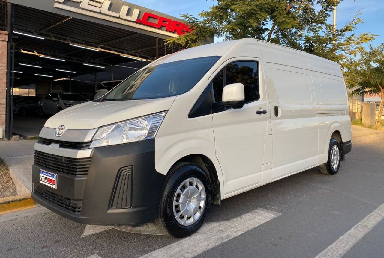Toyota Hiace Usada en San Juan, deRuedas