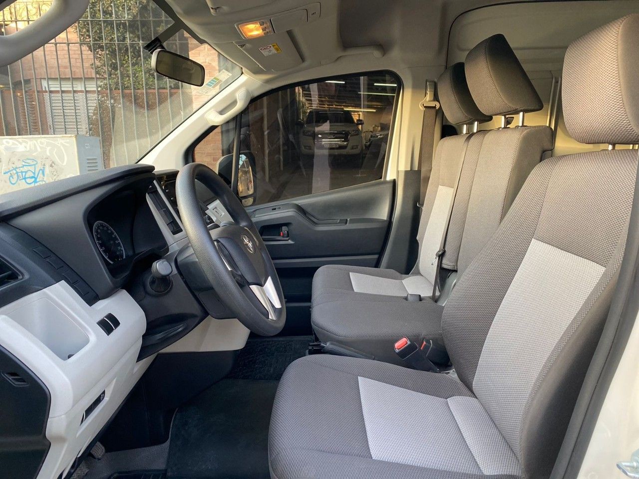 Toyota Hiace Usada en San Juan, deRuedas