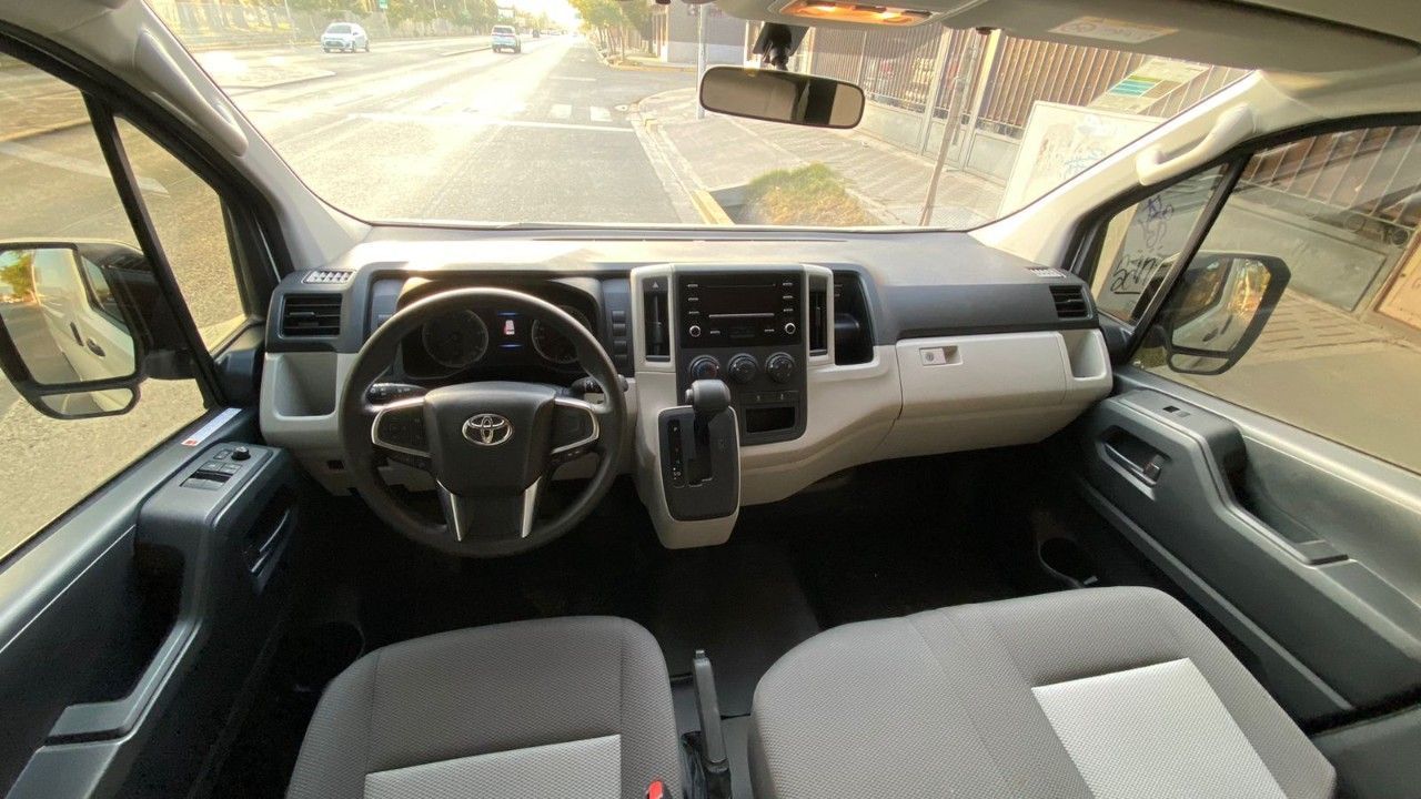Toyota Hiace Usada en San Juan, deRuedas