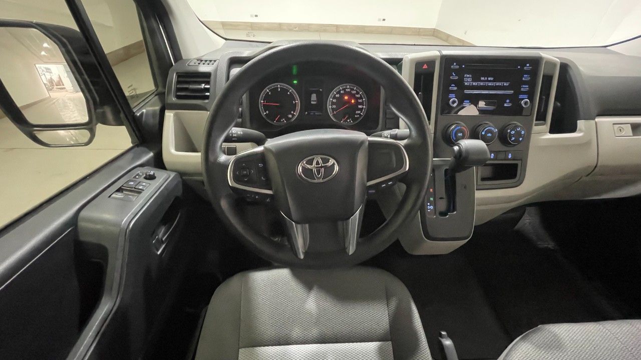 Toyota Hiace Usada en Mendoza, deRuedas