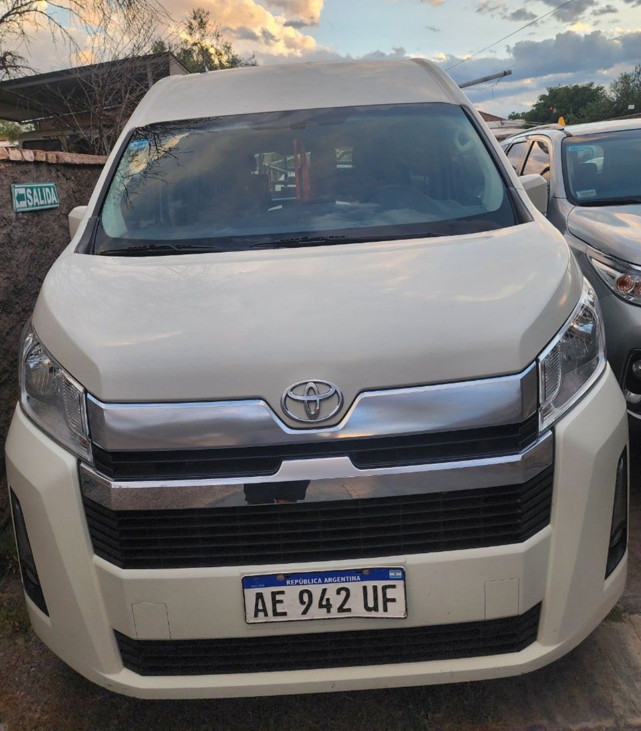 Toyota Hiace Usada en Mendoza, deRuedas