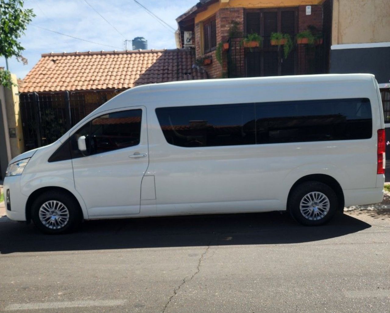 Toyota Hiace Usada en Mendoza, deRuedas