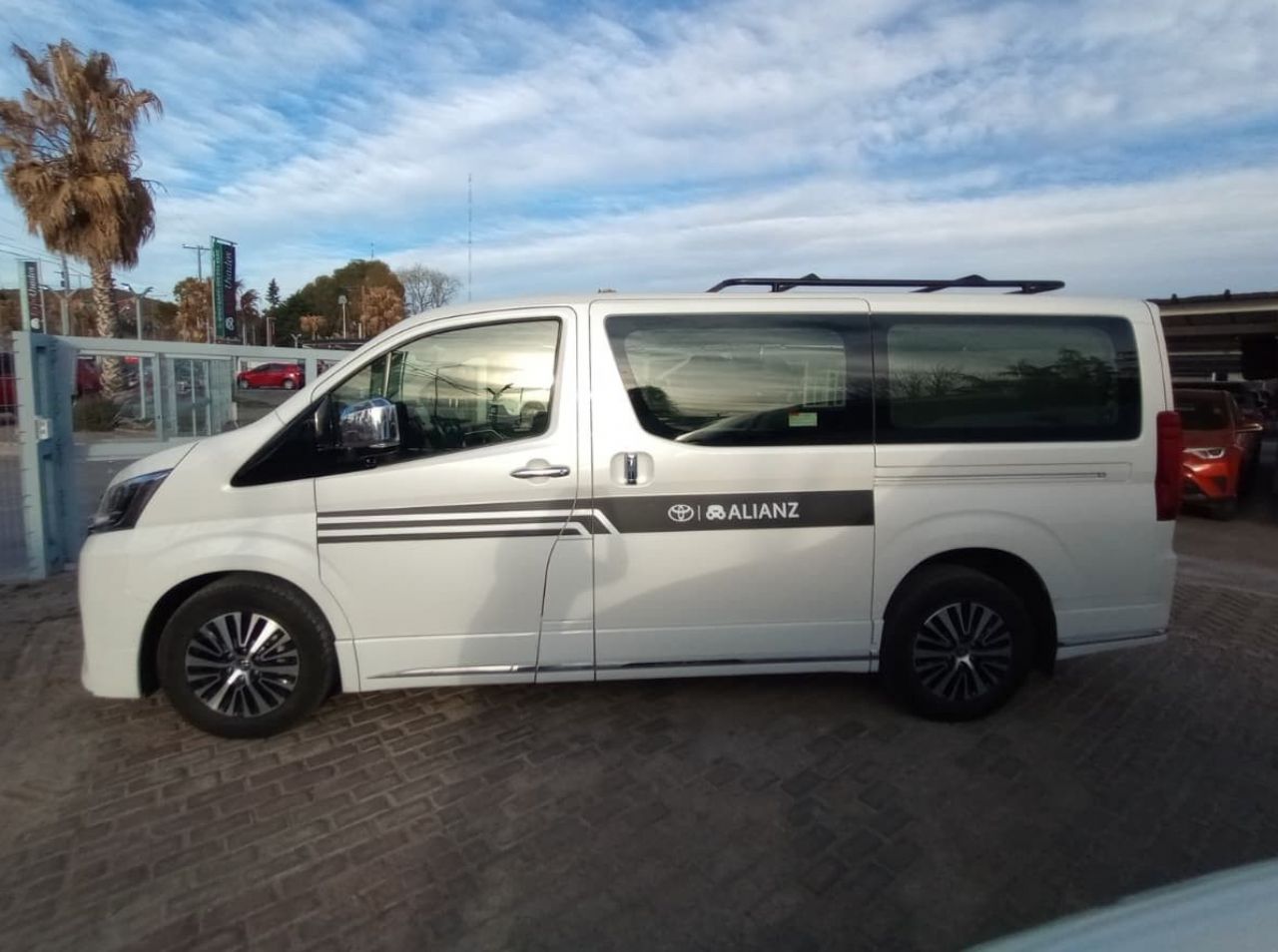 Toyota Hiace Usada en San Luis, deRuedas