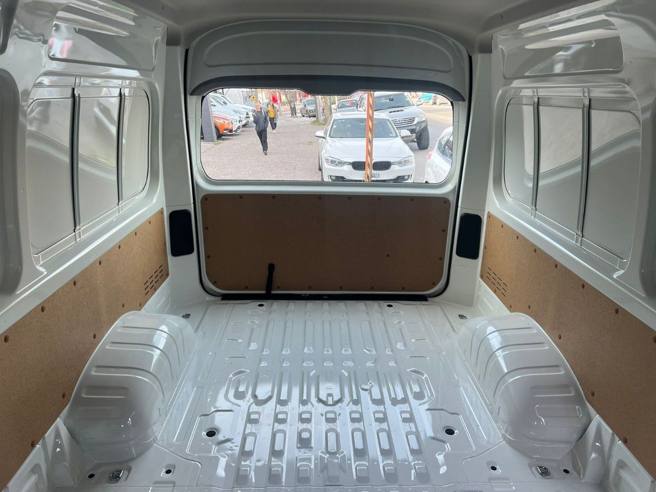 Toyota Hiace Nueva en Córdoba, deRuedas
