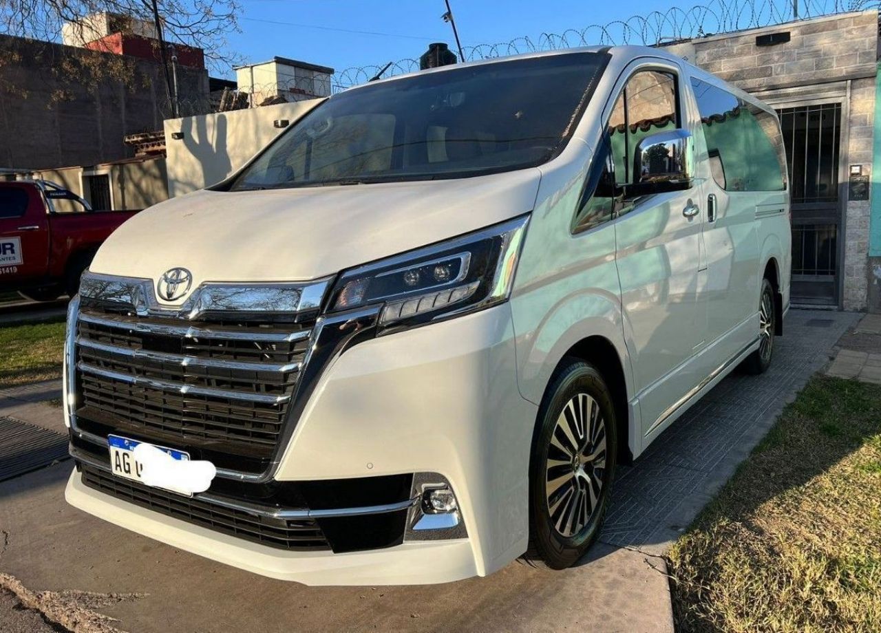 Toyota Hiace Usada en Mendoza, deRuedas