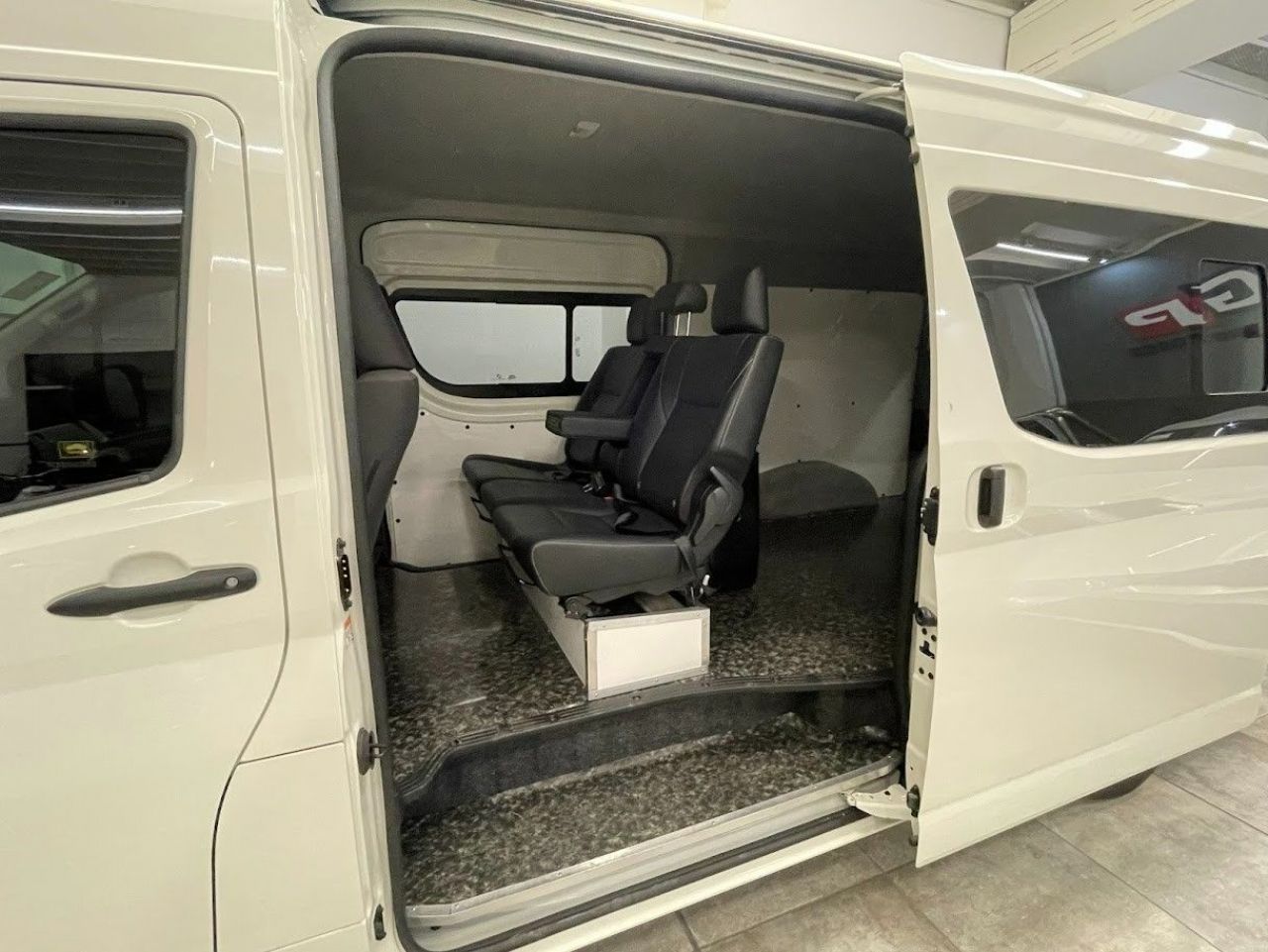 Toyota Hiace Usada Financiado en San Juan, deRuedas