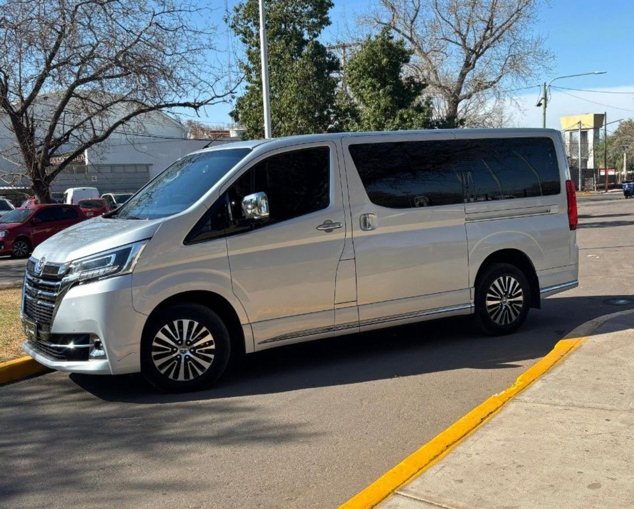 Toyota Hiace Usada Financiado en Mendoza, deRuedas