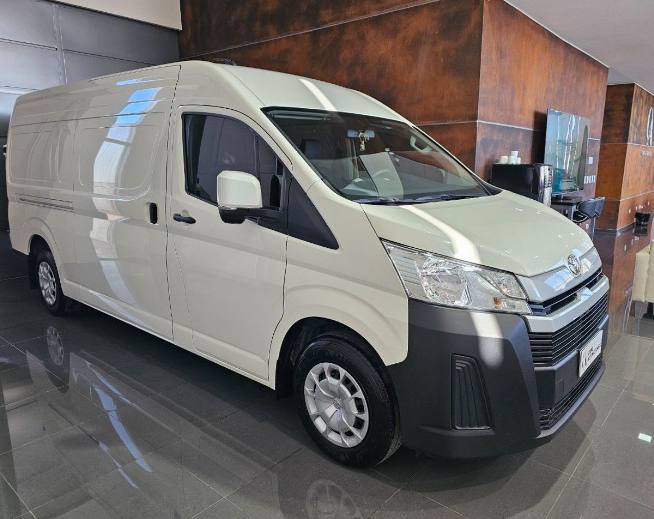Toyota Hiace Usada Financiado en Mendoza, deRuedas