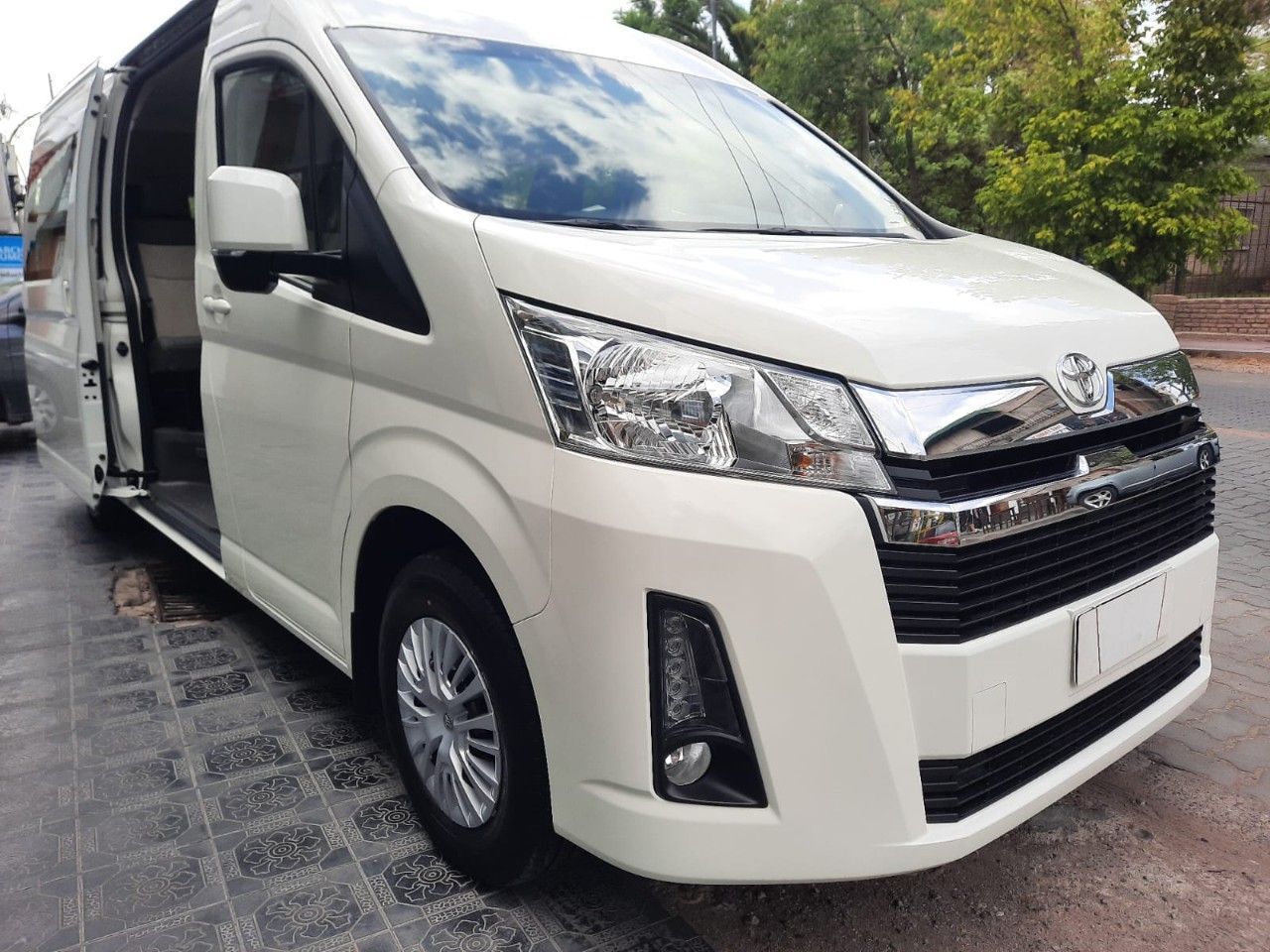 Toyota Hiace Nueva en Mendoza, deRuedas