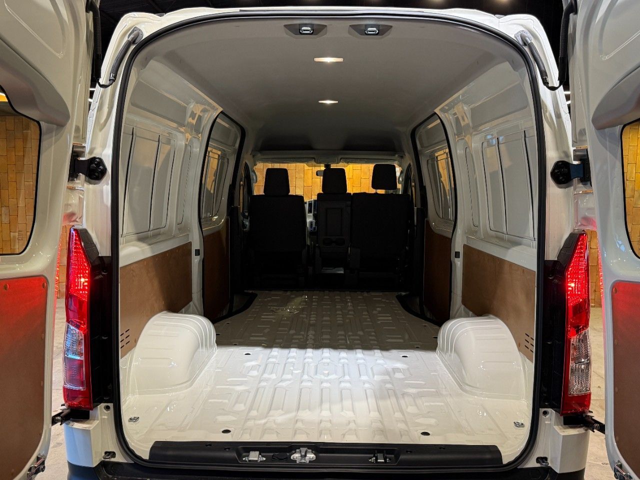 Toyota Hiace Nueva en Córdoba, deRuedas