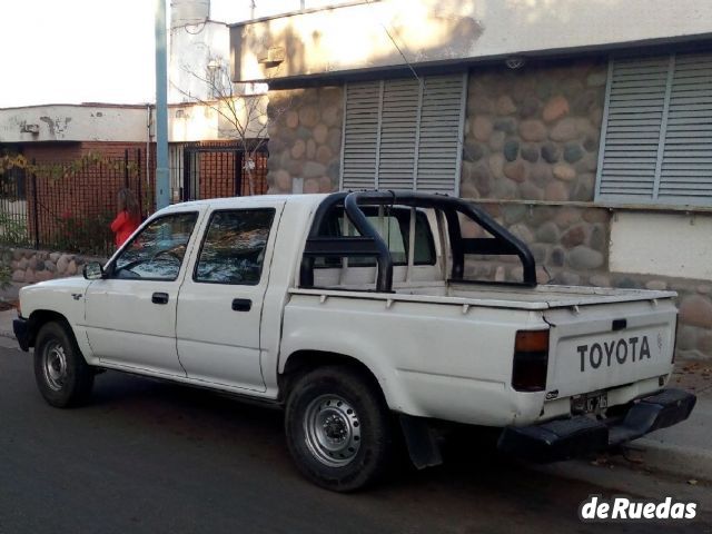 Toyota Hilux Usada en Mendoza, deRuedas