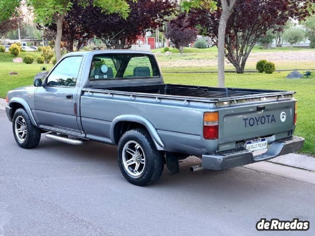 Toyota Hilux Usada en Mendoza, deRuedas