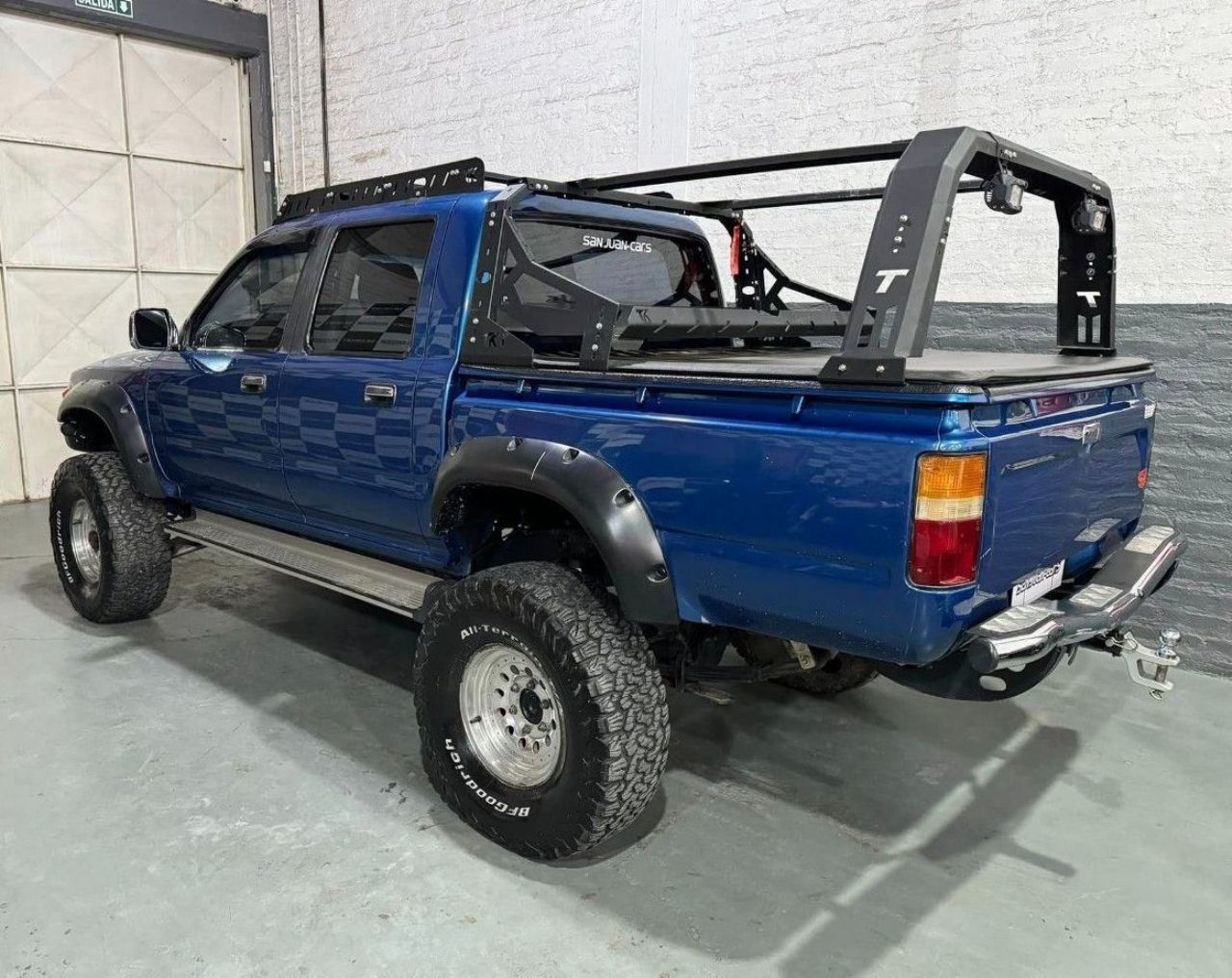 Toyota Hilux Usada en San Juan, deRuedas