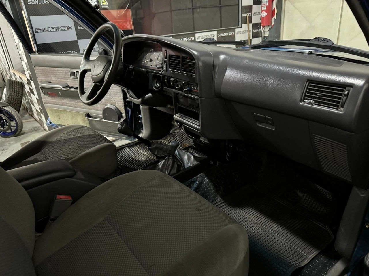 Toyota Hilux Usada en San Juan, deRuedas