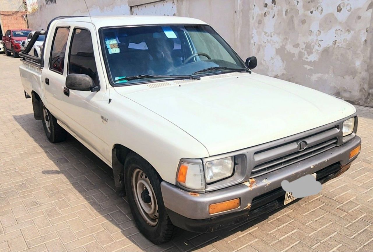 Toyota Hilux Usada en Córdoba, deRuedas