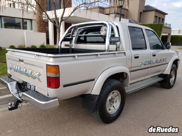 Toyota Hilux Usada en Mendoza, deRuedas