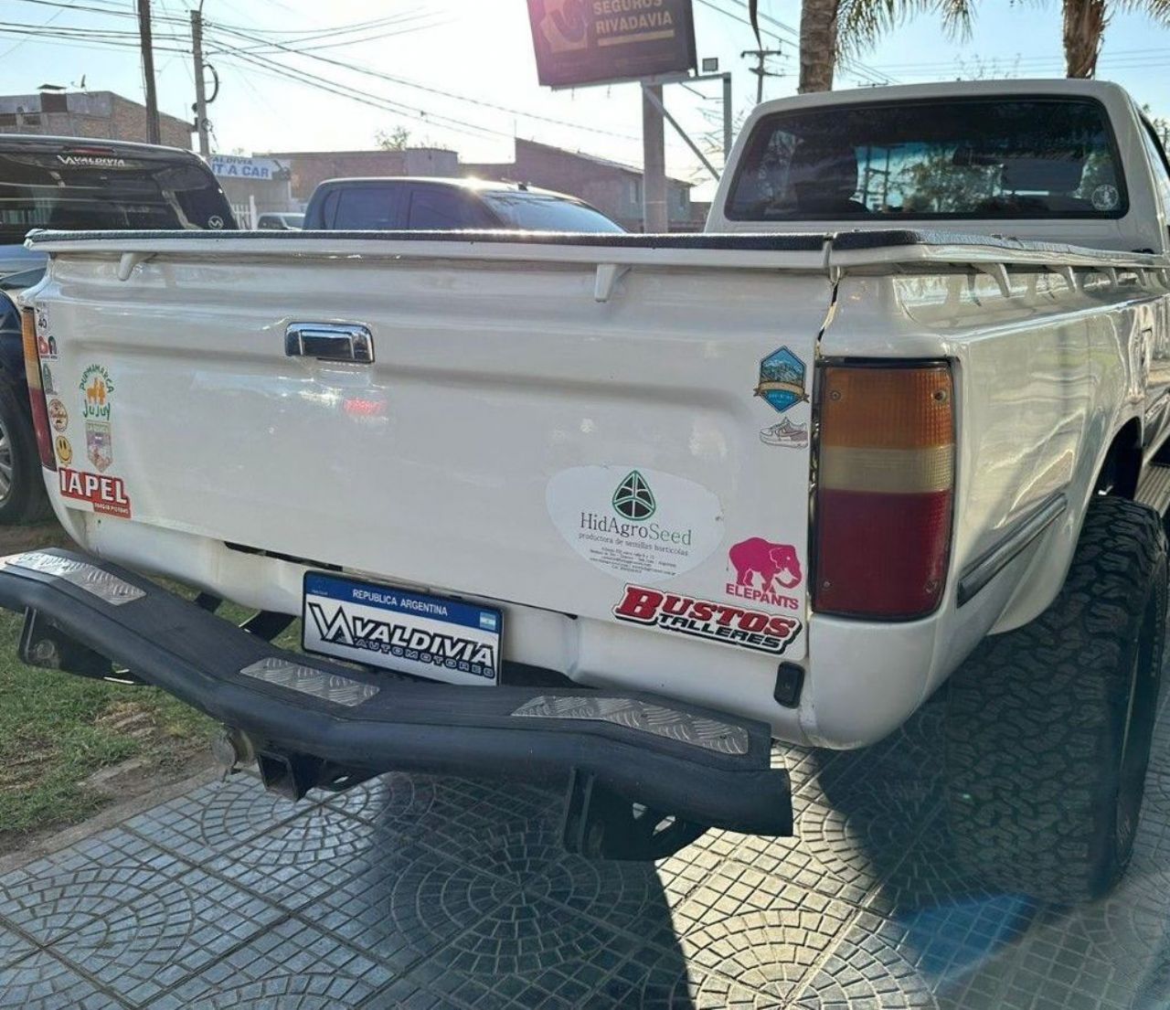 Toyota Hilux Usada en San Juan, deRuedas