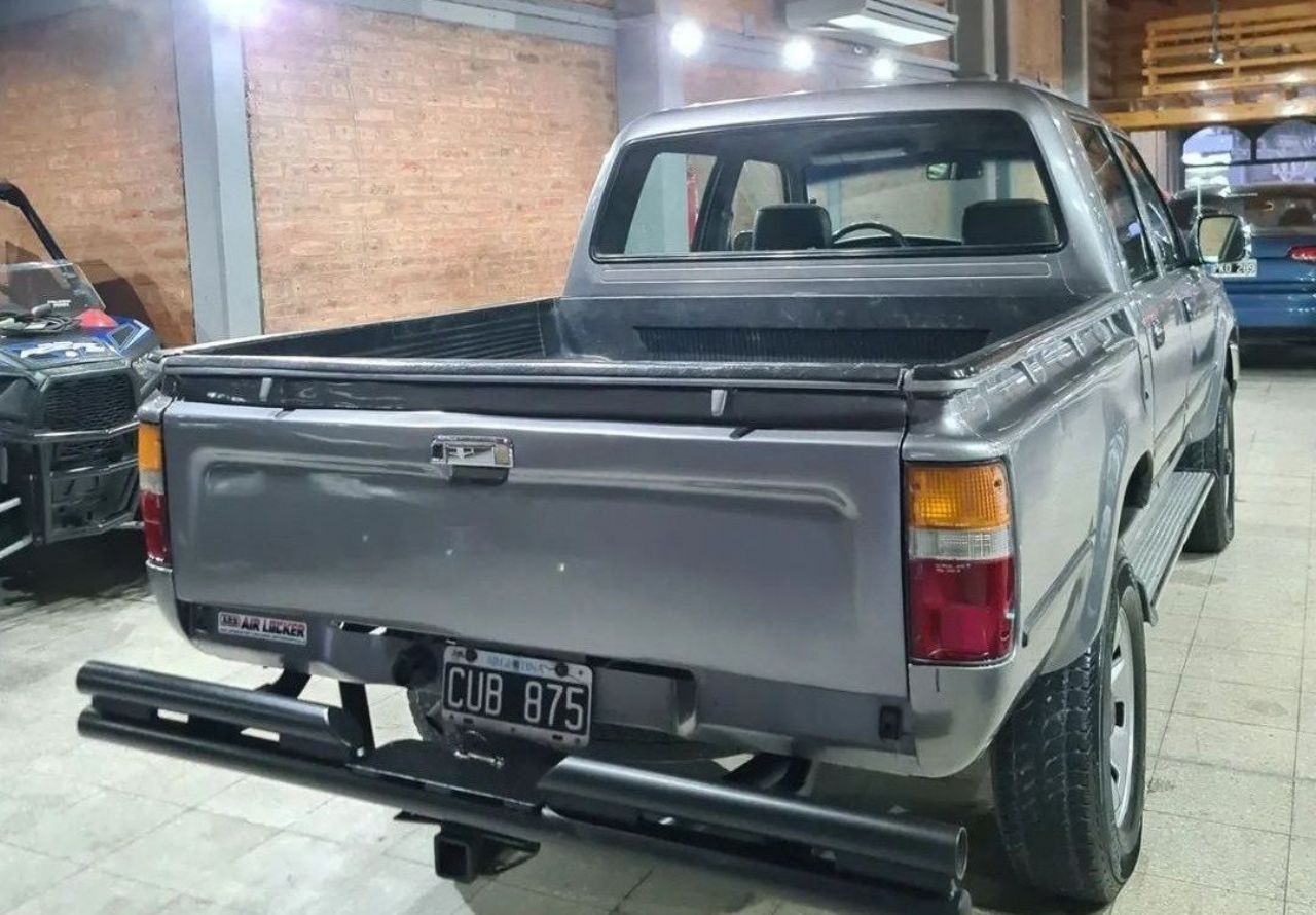 Toyota Hilux Usada en San Juan, deRuedas
