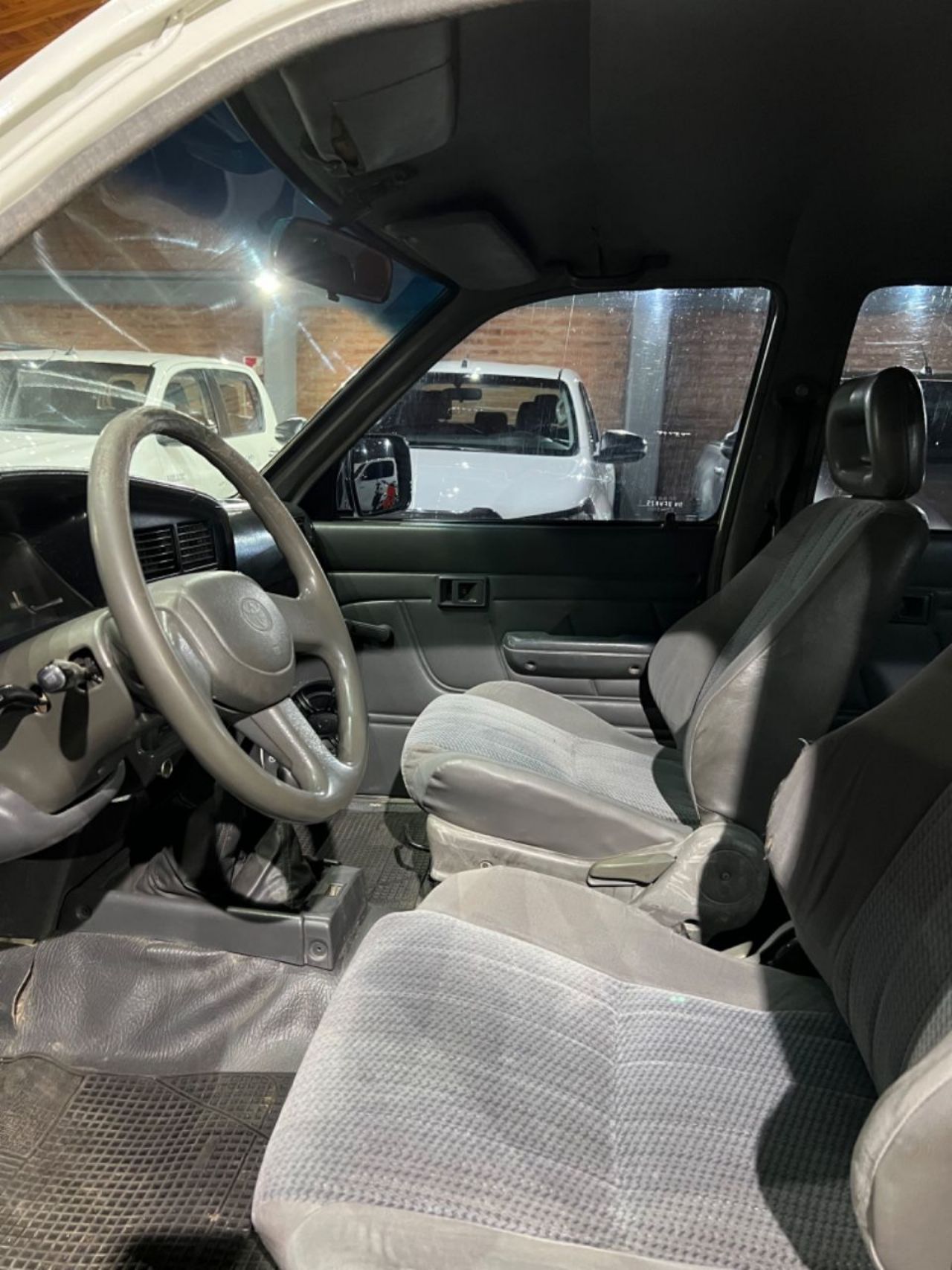 Toyota Hilux Usada en San Juan, deRuedas
