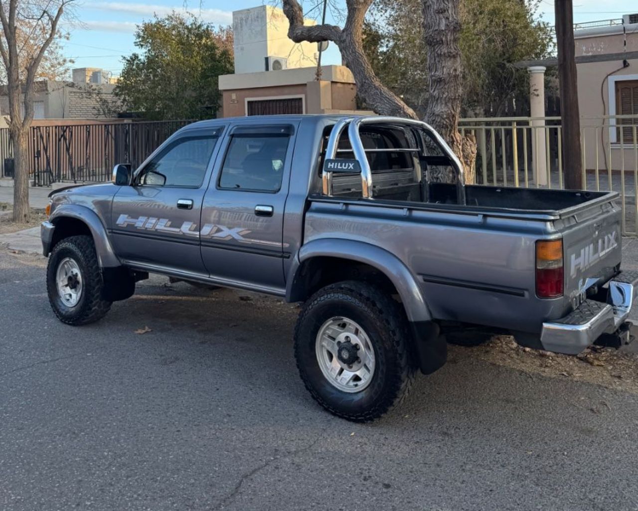 Toyota Hilux Usada en San Juan, deRuedas