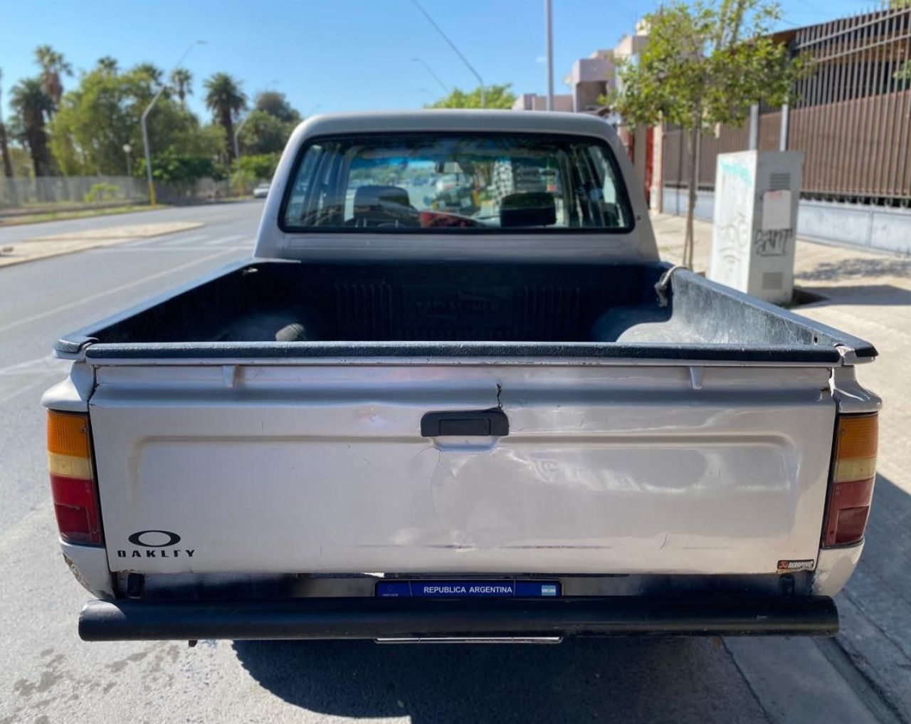 Toyota Hilux Usada en San Juan, deRuedas