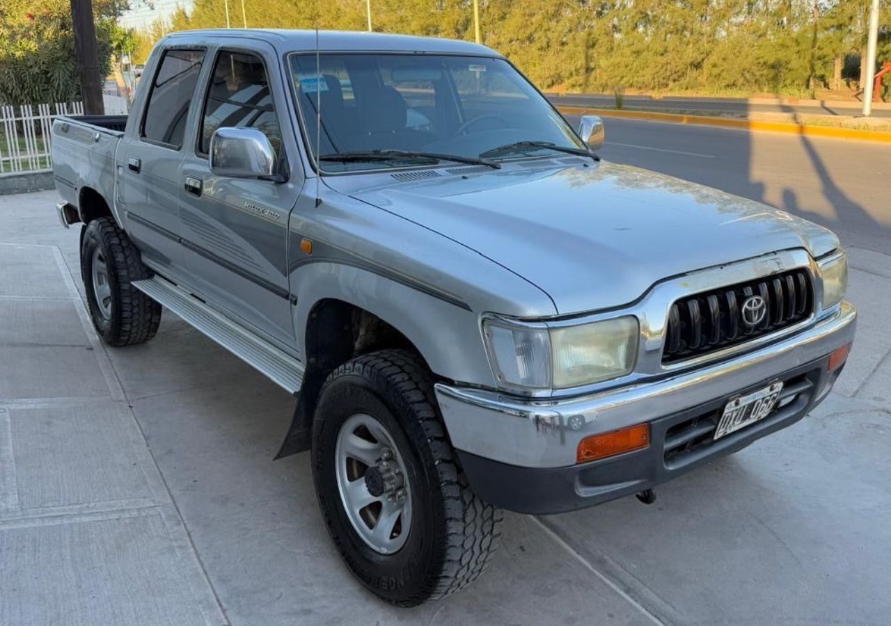 Toyota Hilux Usada en Mendoza, deRuedas