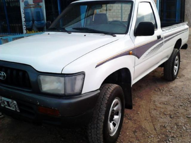 Toyota Hilux Usada en Mendoza, deRuedas