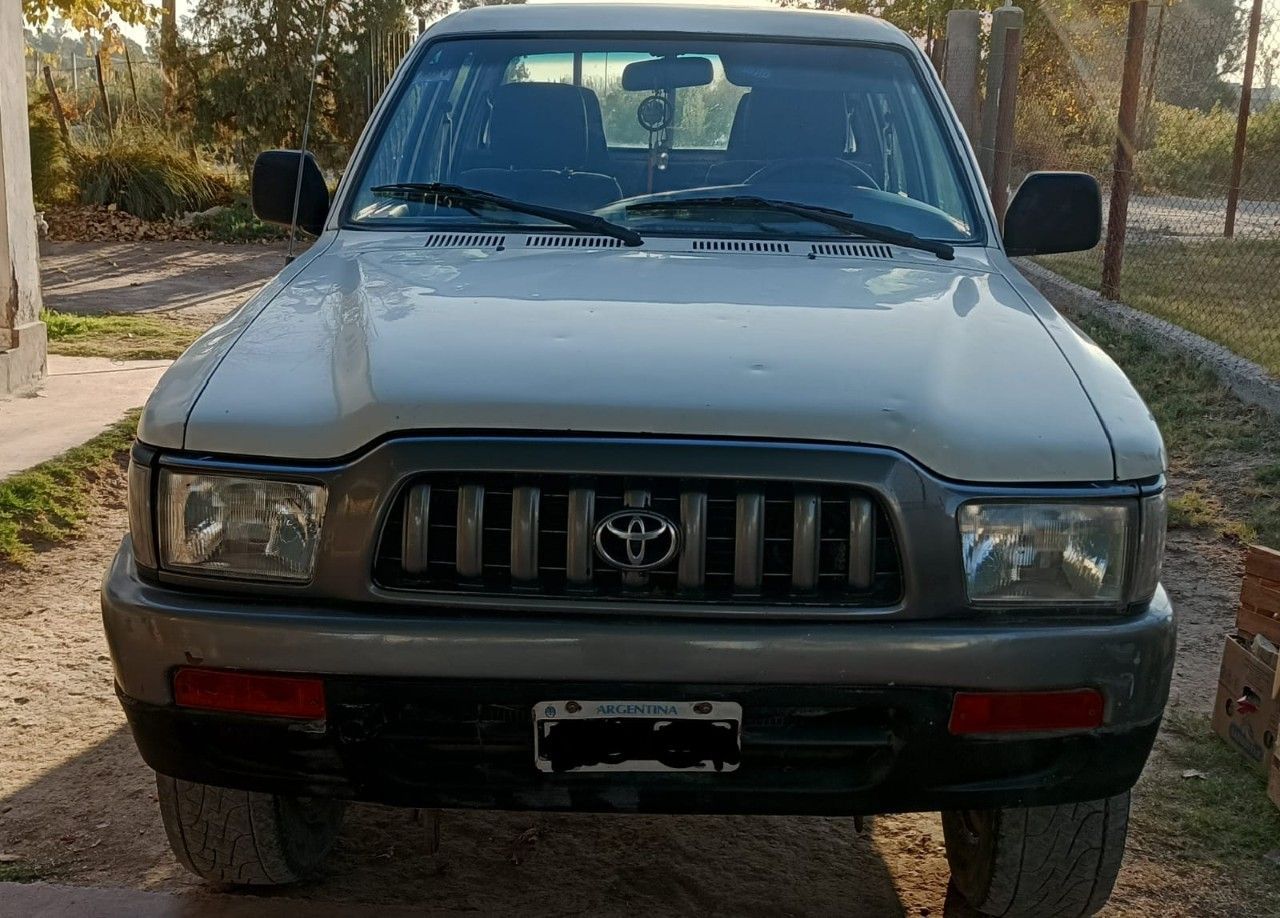 Toyota Hilux Usada en Mendoza, deRuedas