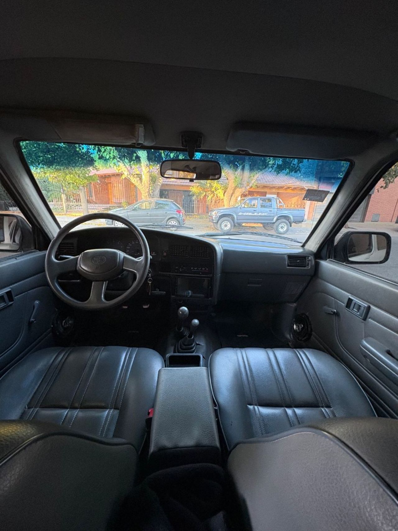 Toyota Hilux Usada en San Juan, deRuedas