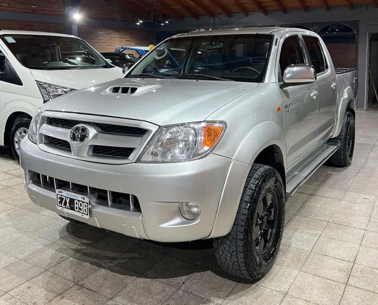 Toyota Hilux Usada en San Juan, deRuedas