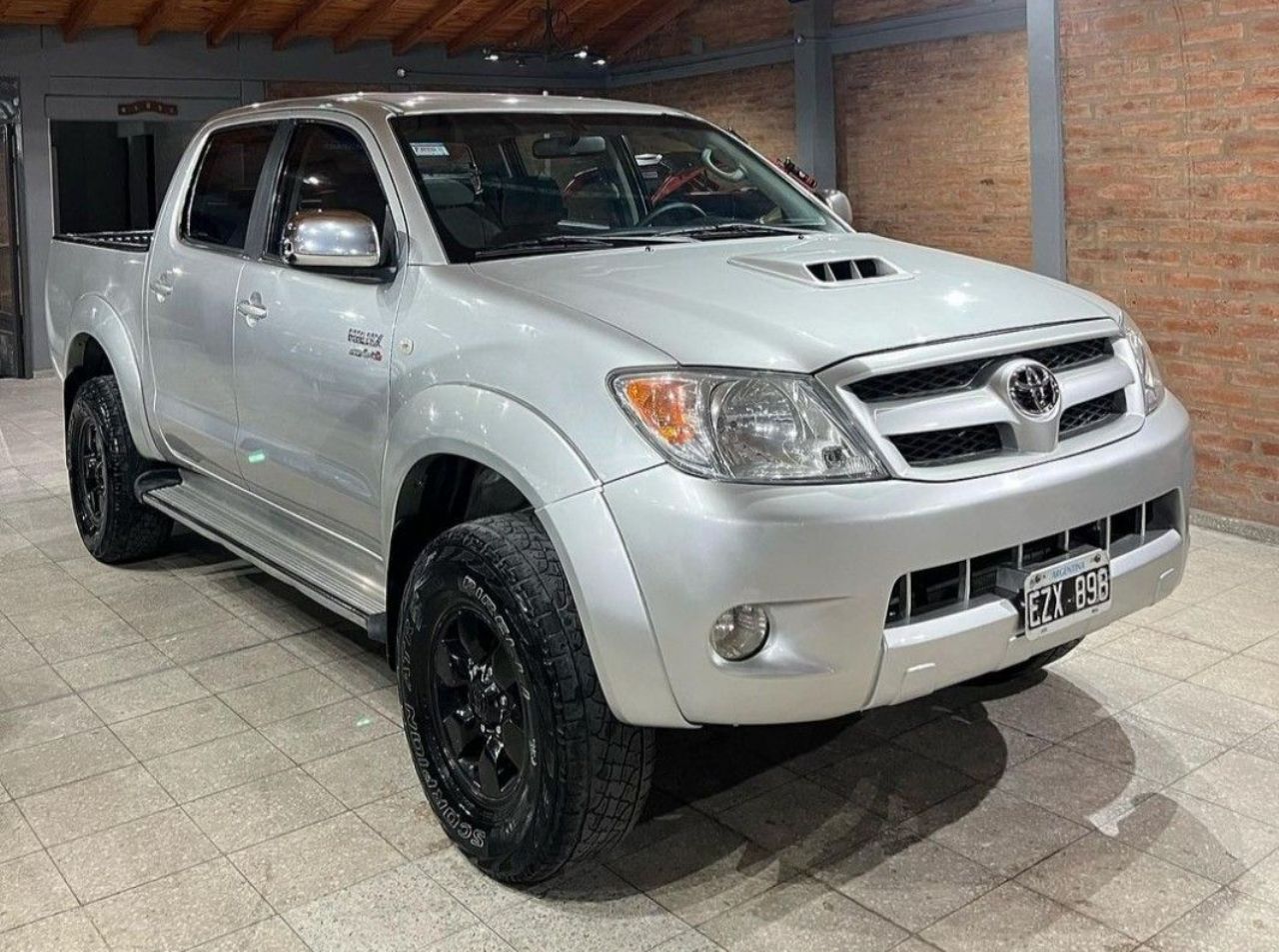 Toyota Hilux Usada en San Juan, deRuedas