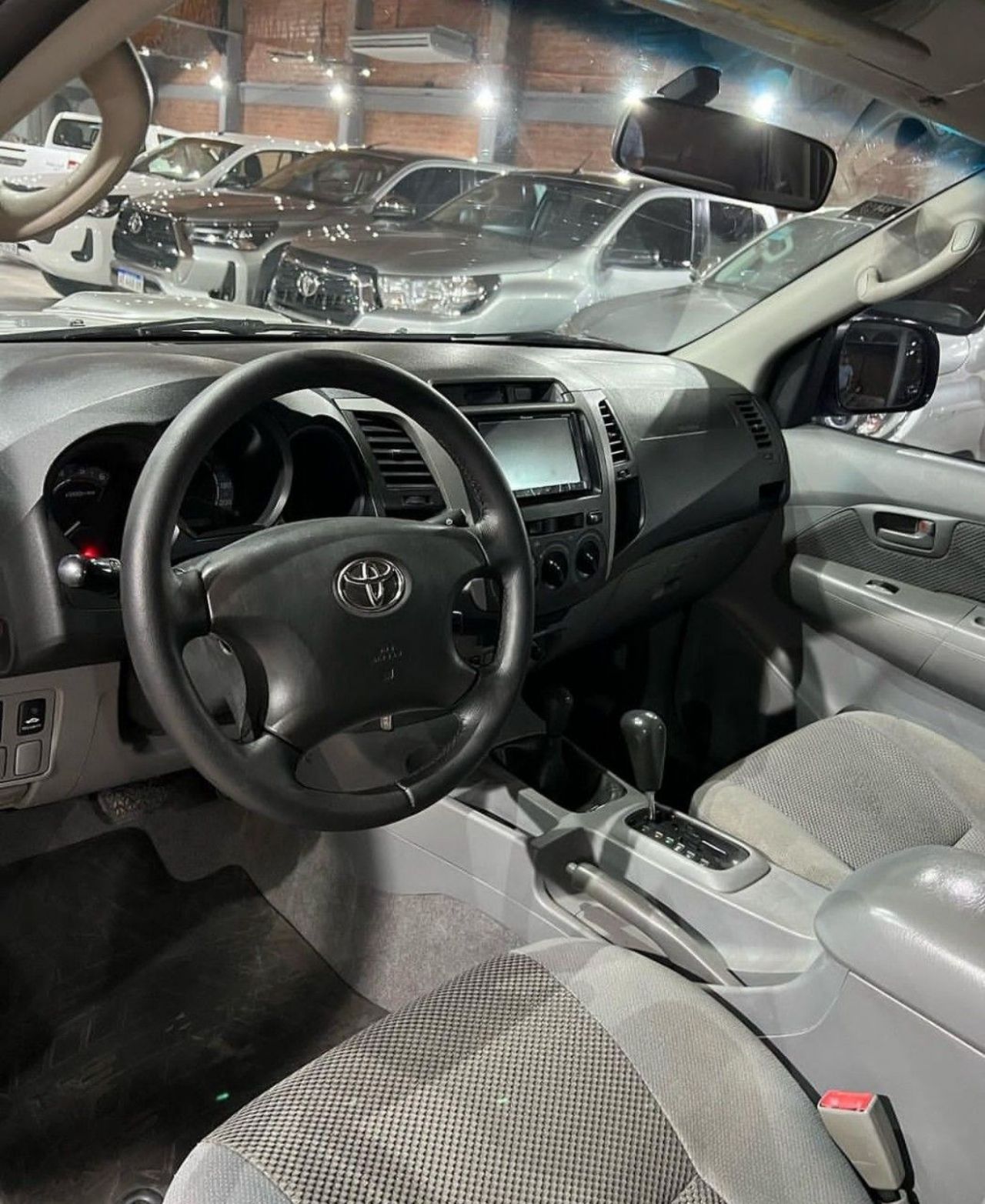 Toyota Hilux Usada en San Juan, deRuedas