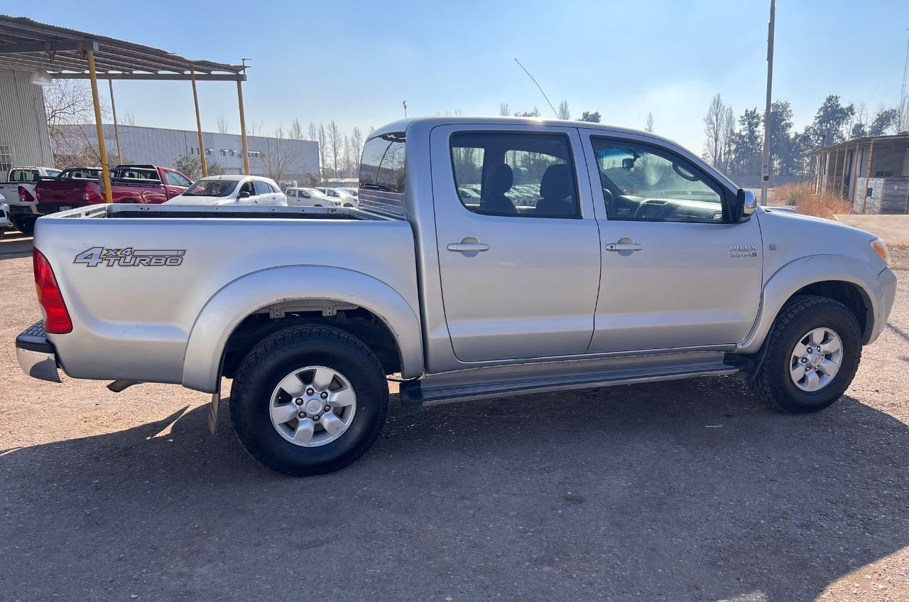 Toyota Hilux Usada en Mendoza, deRuedas